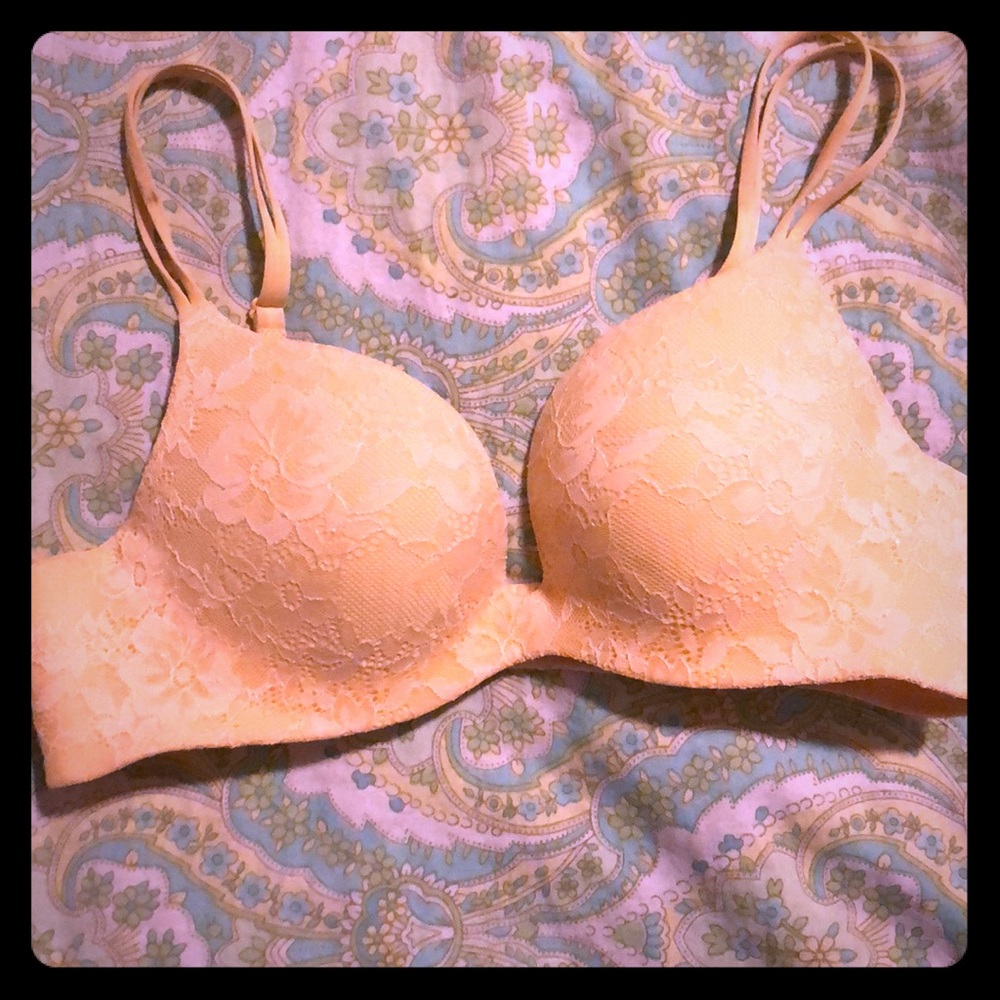 VS Angels Secret Embrace
